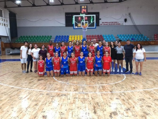 Potoda U17 Genç Kadınlar  Ligi başladı, ilk gün Levent ve UKÜ galip