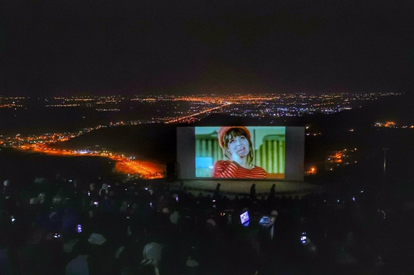 Türkan Şoray Mardin'de hayranlarıyla film izledi