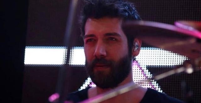 Konser sonrası "Ayağıma bastın" deyip dövdüler! Yoğun bakımdaki müzisyene saldırı anının görüntüleri ortaya çıktı