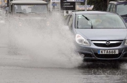 Rain causes landslides in Paphos, drivers cautioned