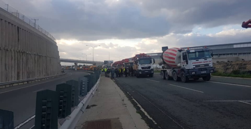 Road closure in Paphos due to quarry companies protest