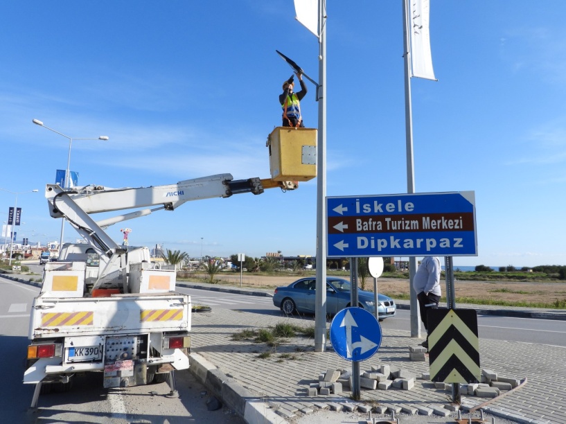 İskele’de tehlike arz eden yaya geçitleri aydınlatıldı